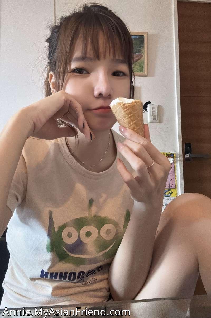 Annie's personal blog photo 1 added Friday the 25th of July 2025